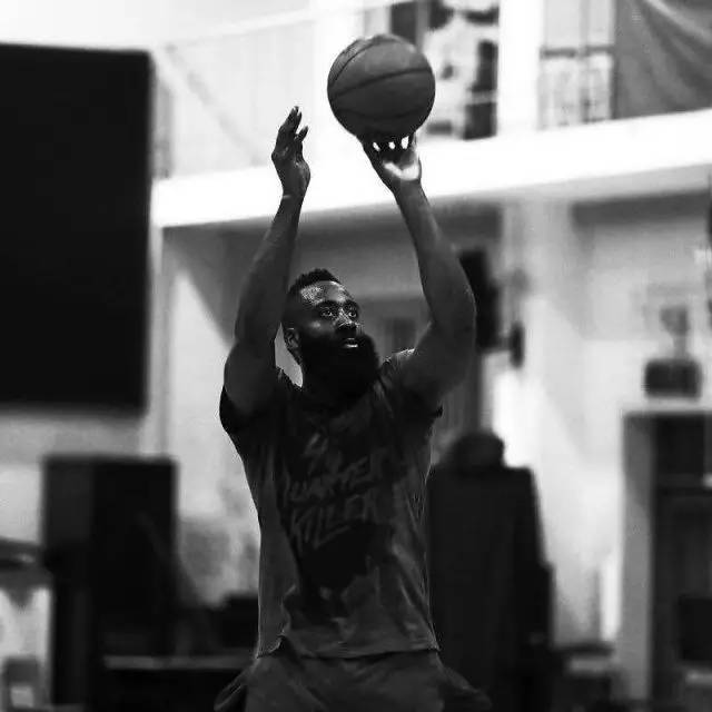 砍14分+4次封盖！中国男篮18岁2米13中锋闪耀：追赶杨瀚森进NBA？