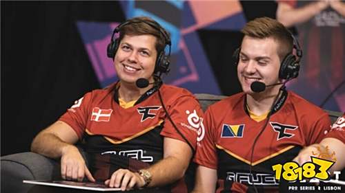 全球《PUBG》年末重磅更新：冬季主题艾伦格上线，蓝圈榴弹发射器登场