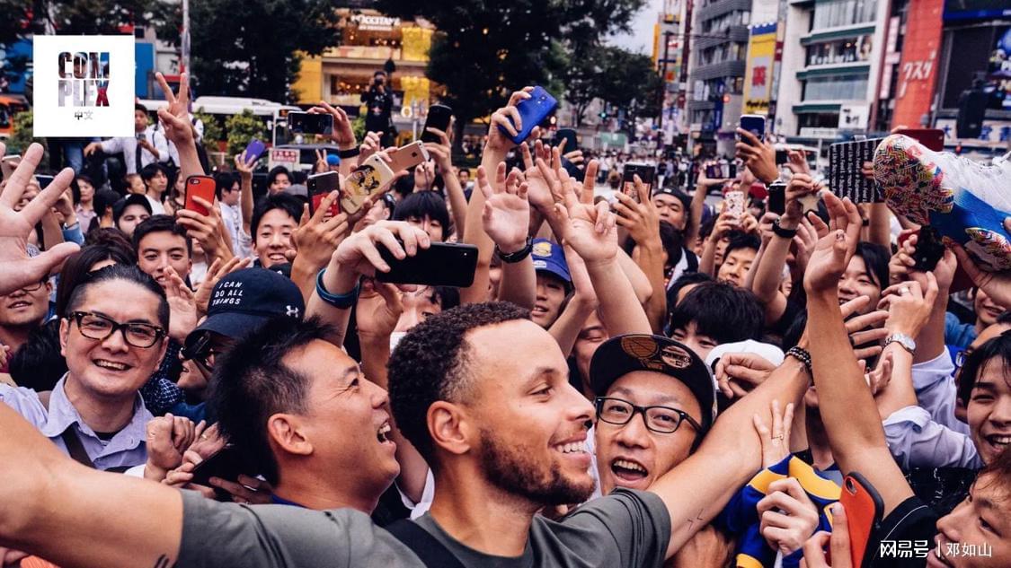 🚨🇩🇪 夏季转会窗口开启前，弗赖堡门将诺阿·阿图博卢已签约加盟Epic体育经纪公司。 这位入选多家豪门俱乐部引援名单的门将可能随之转会。 来源：转会专家罗马诺
